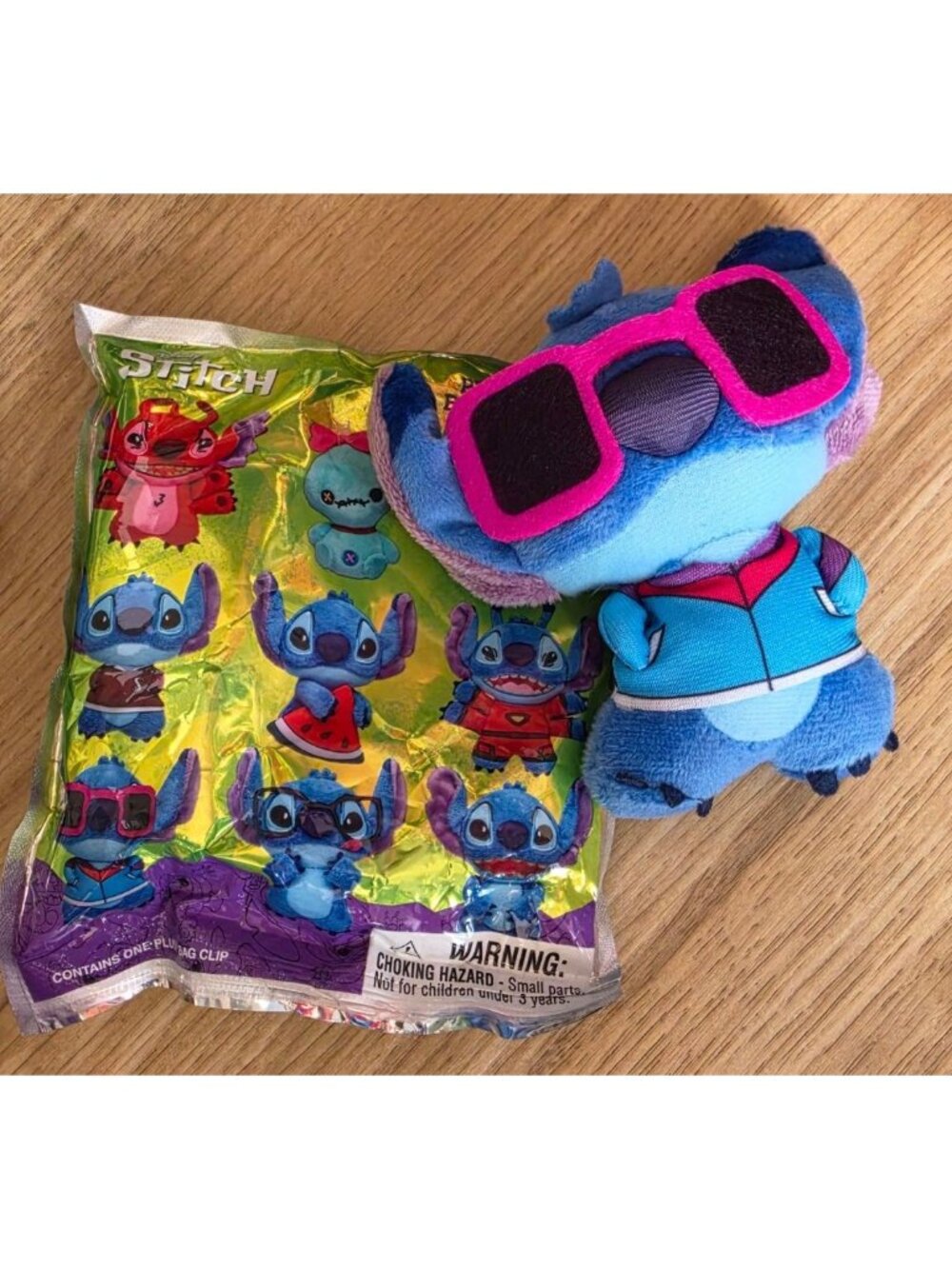 Disney Stitch Sunglasses Mystery Bag Clip Plush Keychain Monogram Lilo & Stitch - Picture 5 of 5
